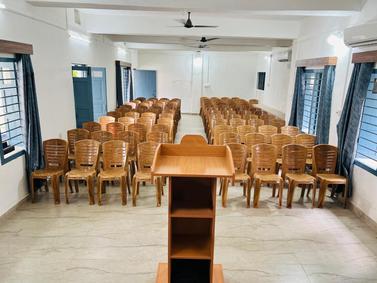 Levi Home Guest House & Retreat Centre Siliguri Buitenkant foto